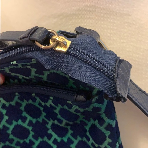 Tommy Hilfiger Crossbody Purse - Picture 10 of 12